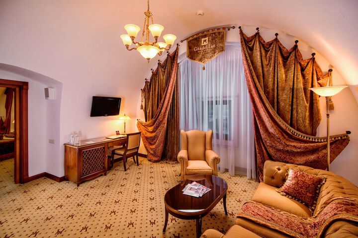 Room 12 of 60