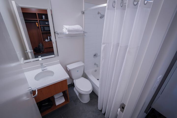 Room 21 of 43