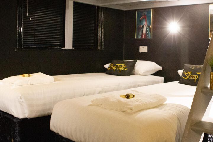 Room 13 of 44