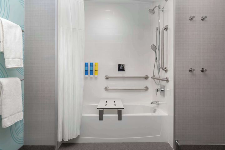 2 Queen Beds with Walk in Shower (6 of 7)