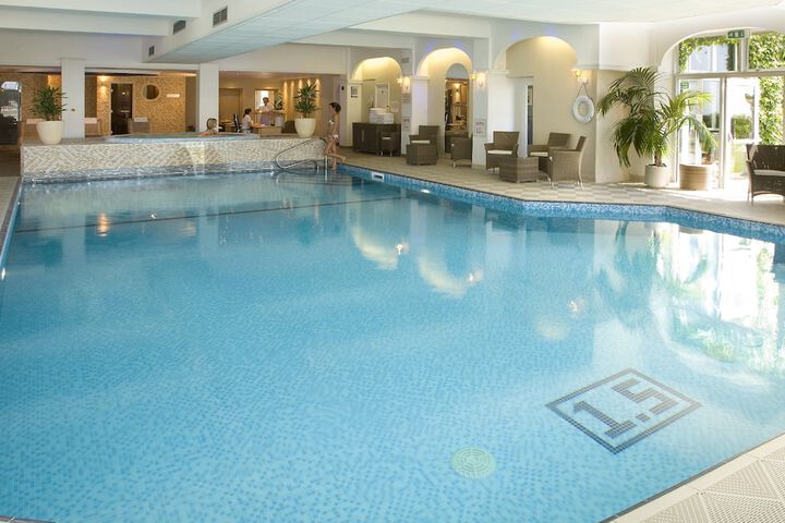 Pool 54 of 196