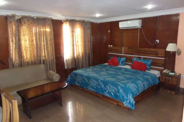 Room 21 of 33