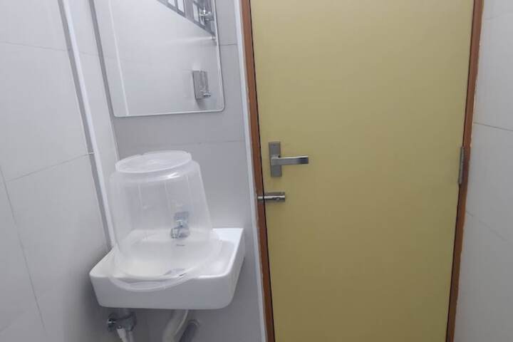 Room 10 of 19