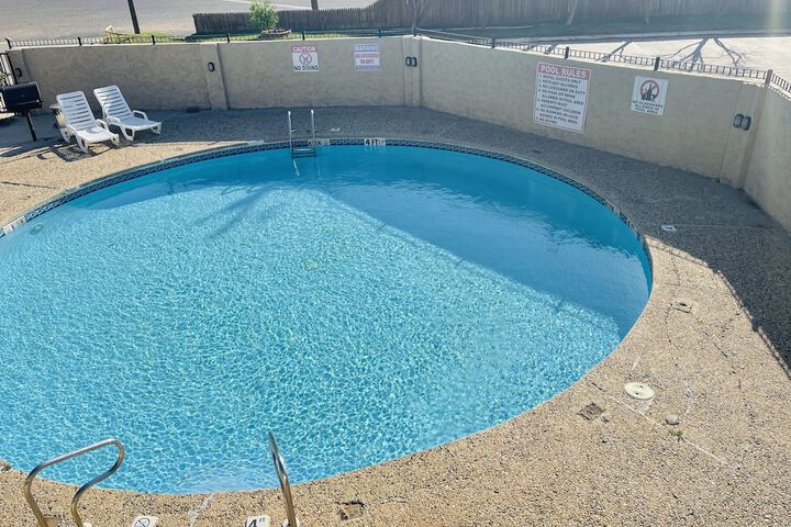 Hotel Pool