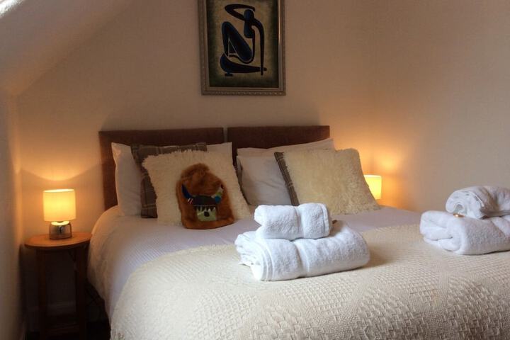 Room 2 of 14
