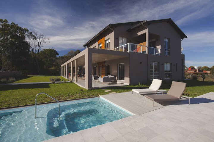 Pool 15 of 31