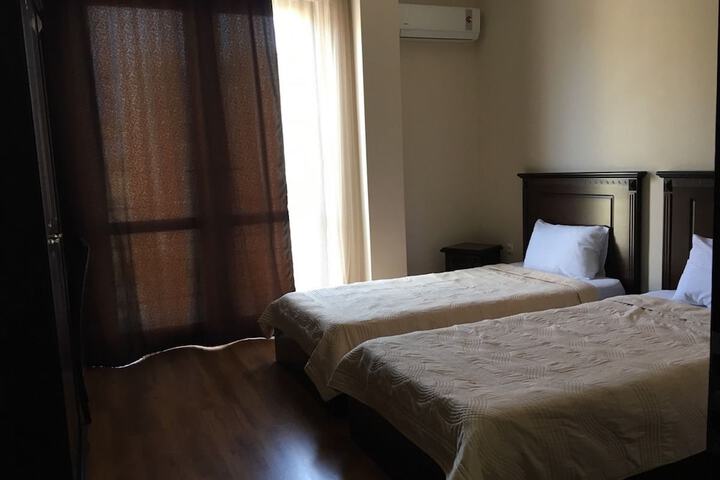 Room 9 of 14