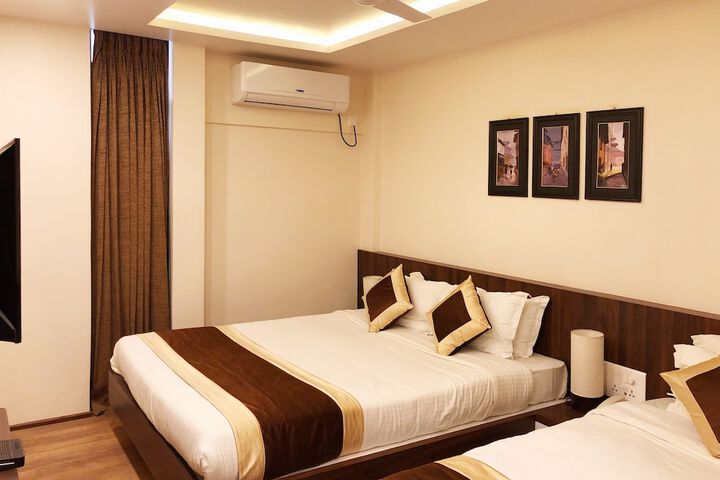 Room 12 of 38