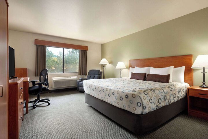 Room 12 of 60