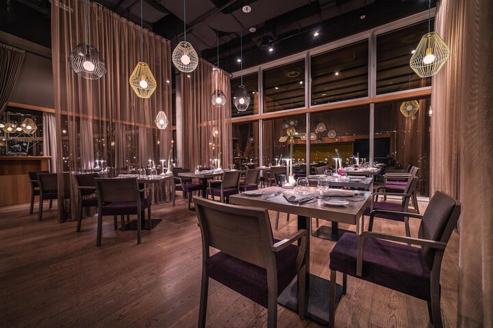 Dining 84 of 138