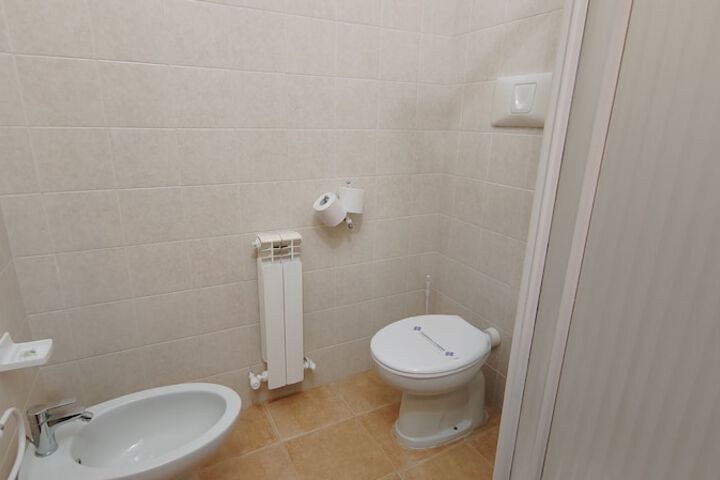 Room 45 of 68