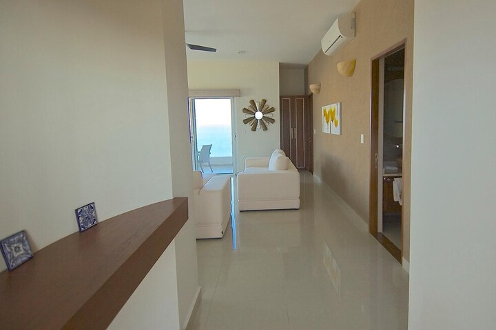 Room 2 of 28