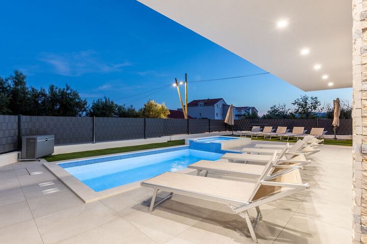 Pool 26 of 43