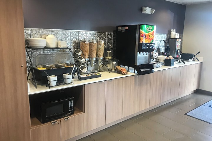 Breakfast/Coffee Service 32 of 39