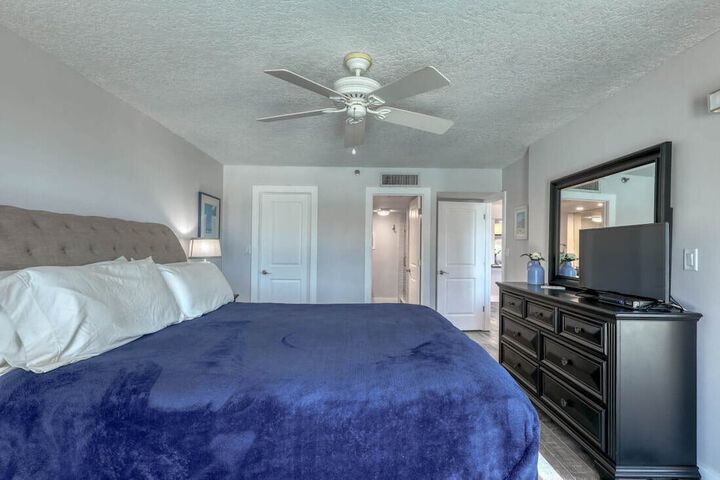 Room 16 of 106