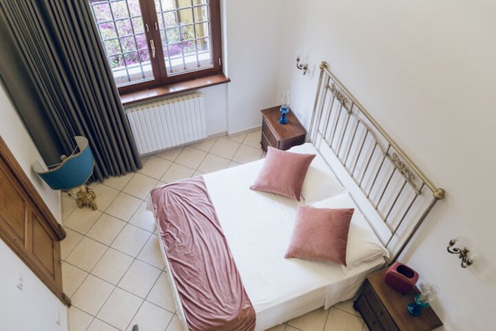 Room 27 of 149