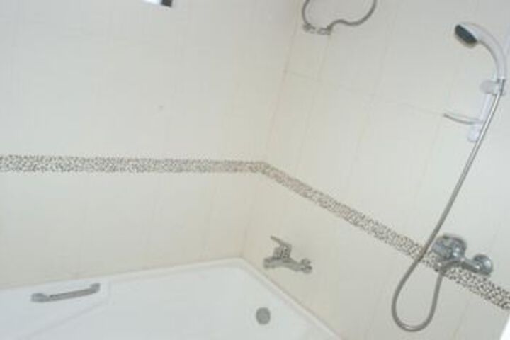 Room 4 of 25