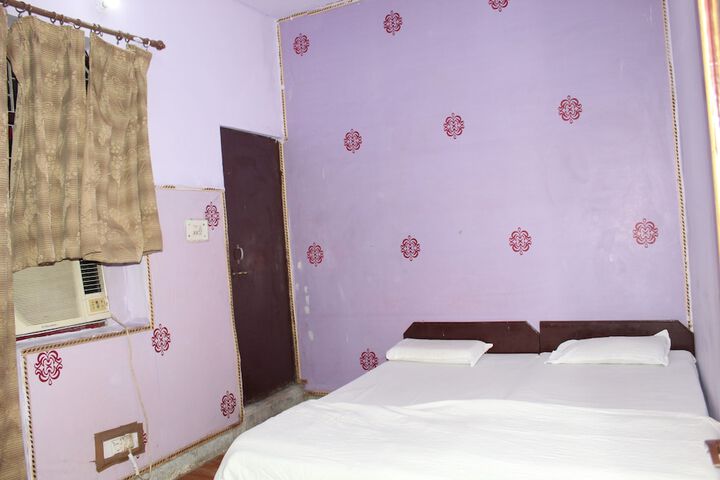 Room 12 of 35