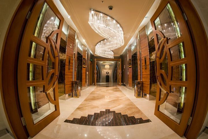 Ballroom/Hall 74 of 86