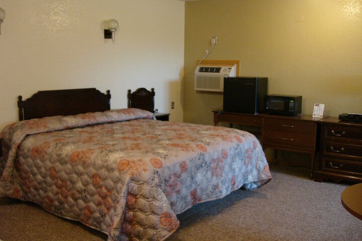 Room 6 of 38