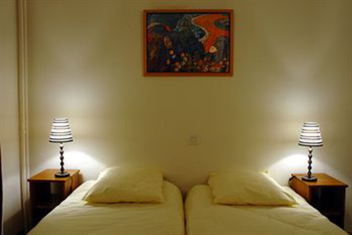 Room 9 of 17