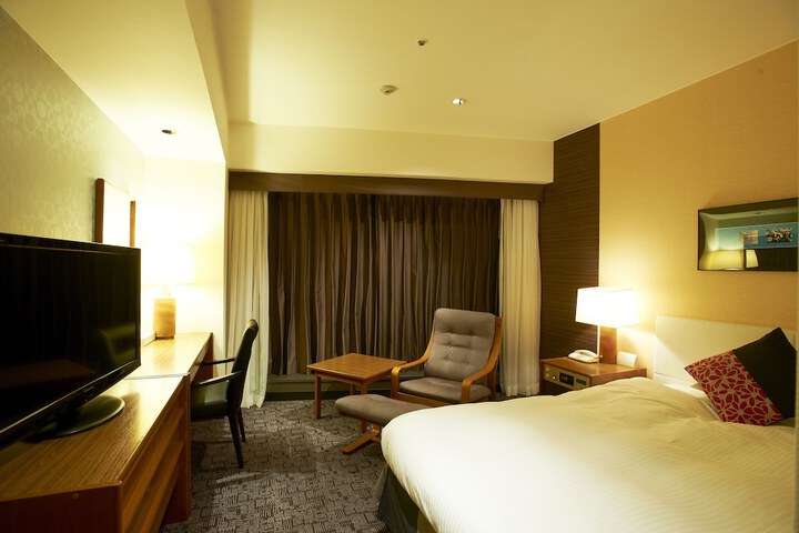 Room 10 of 145