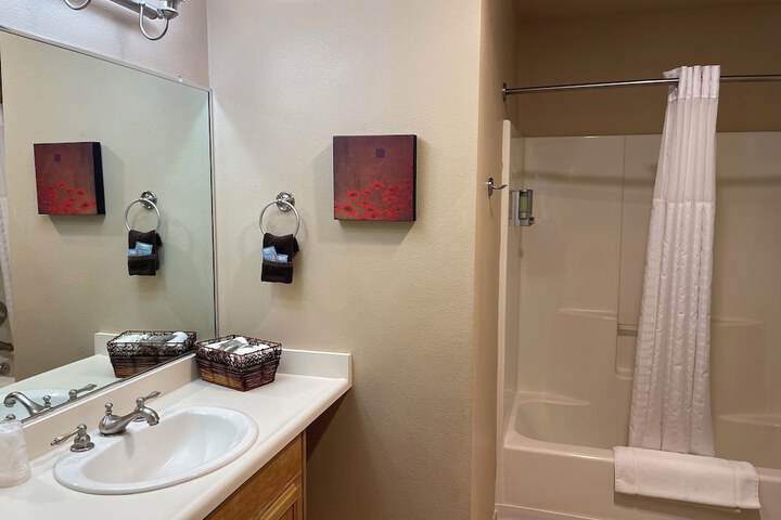 Room 43 of 97