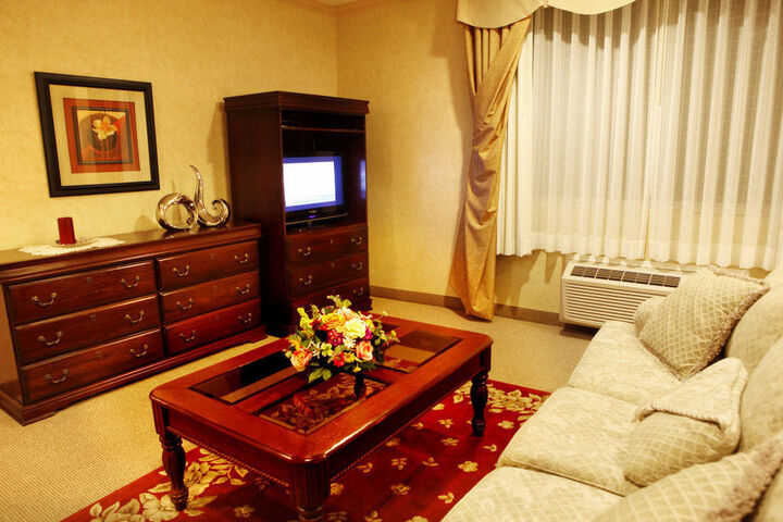 Room 13 of 77