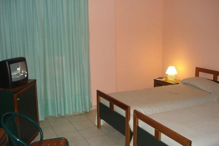 Room 3 of 59