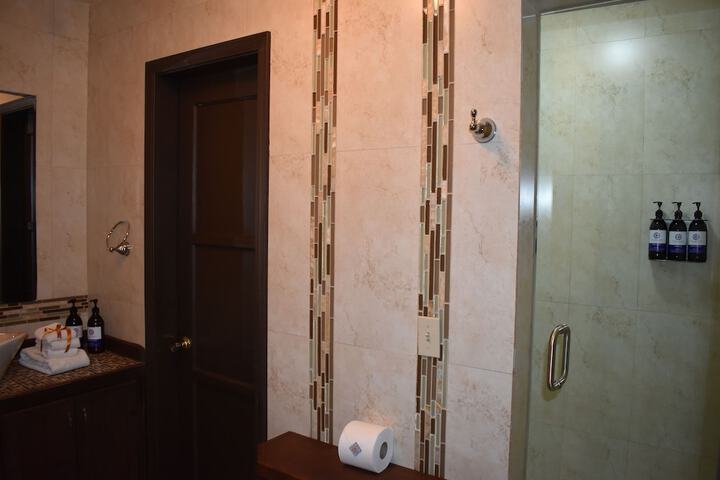 Room 103 of 146