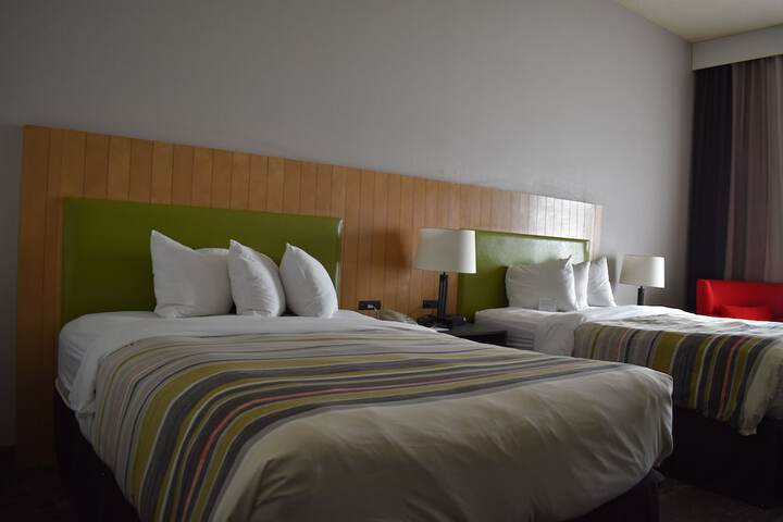 1 King Bed Suite (32 of 42)
