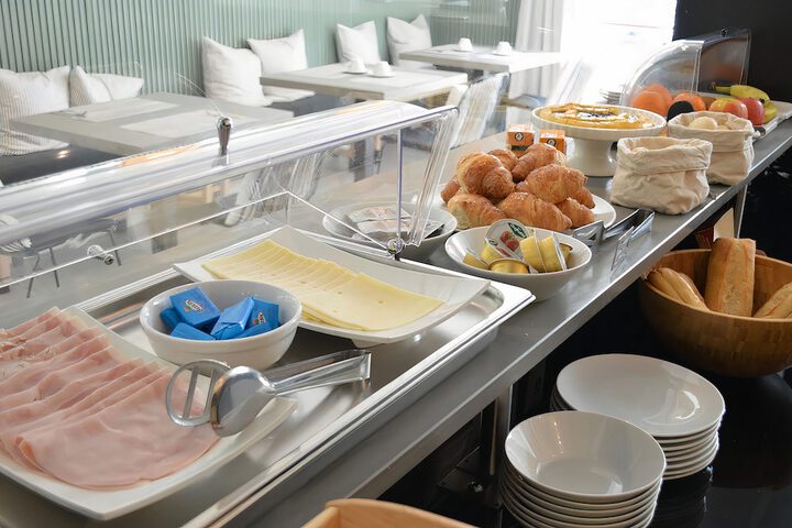 Breakfast/Coffee Service 107 of 140