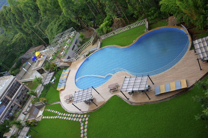 Pool 22 of 50