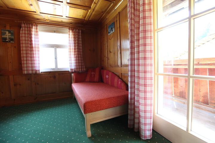 Room 33 of 58