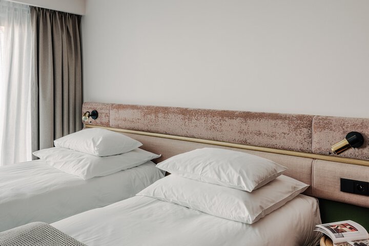 Room 26 of 94