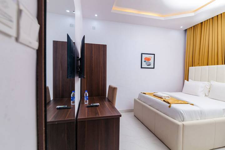 Room 10 of 52