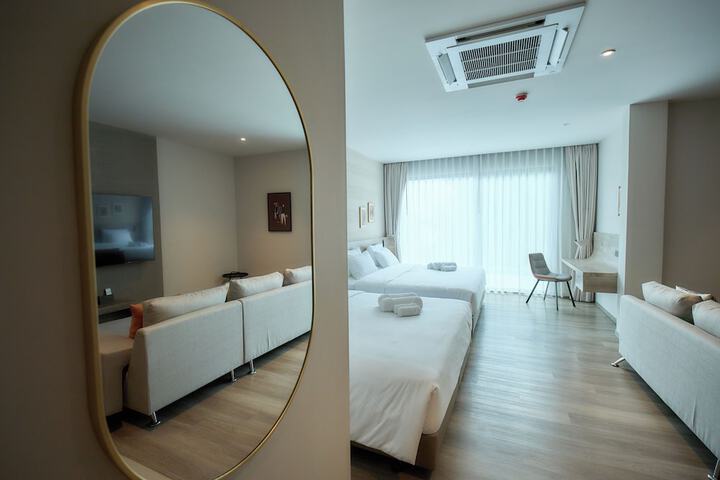 Room 17 of 39