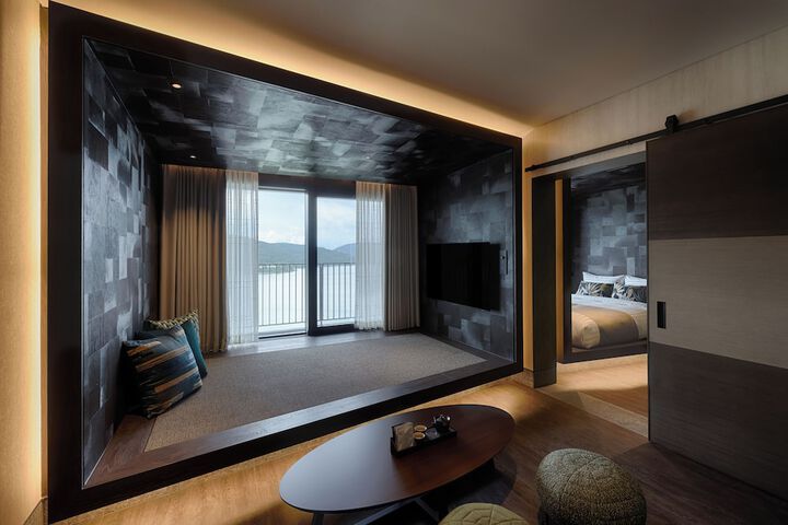 Room 12 of 33