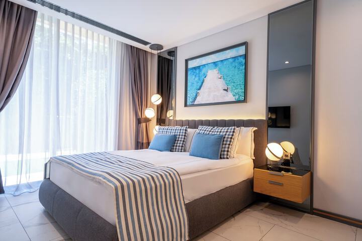 Room 32 of 164