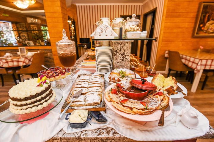 Breakfast/Coffee Service 93 of 105