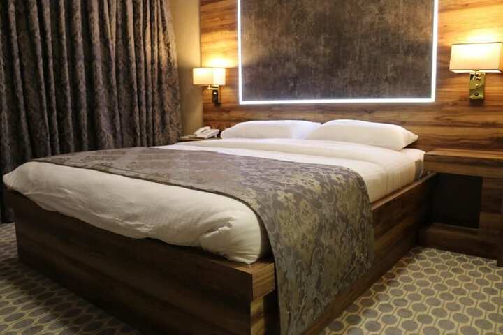 Room 15 of 32