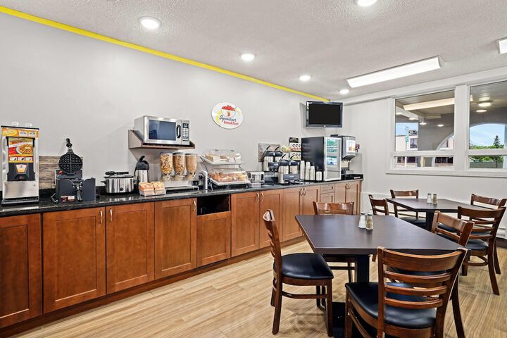 Breakfast/Coffee Service 49 of 55