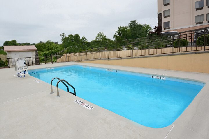 Pool 33 of 56