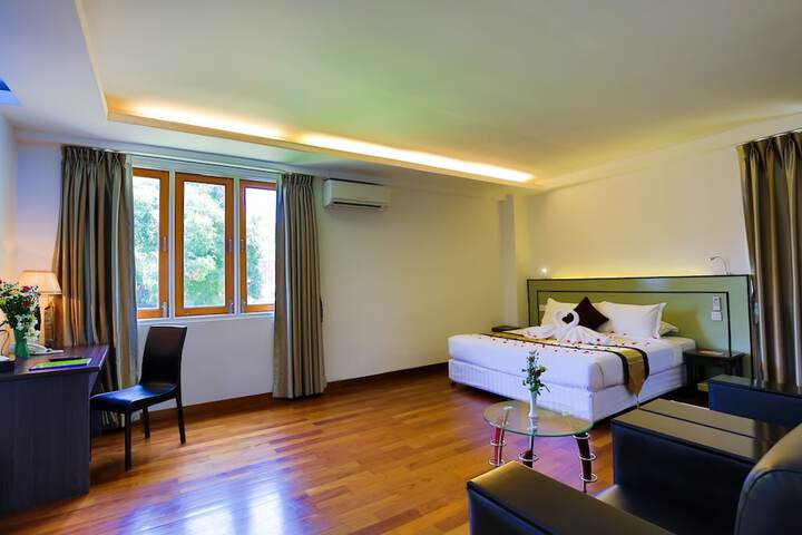 Room 6 of 78