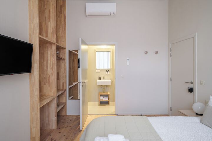 Room 18 of 30