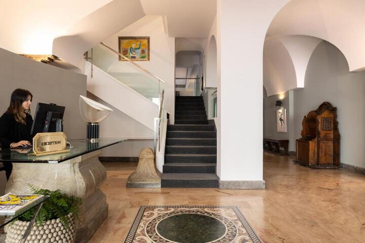 Photo 8