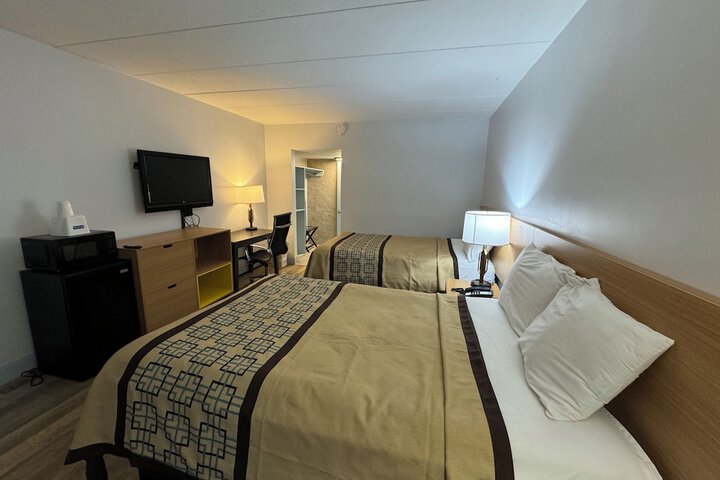 2 Double Beds (3 of 18)