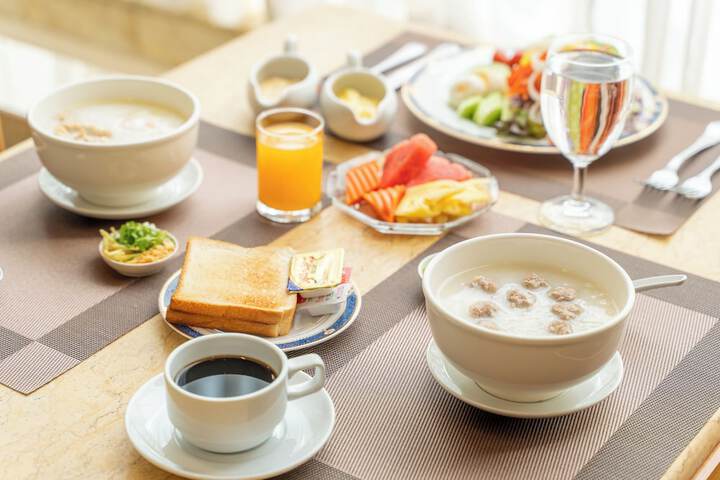 Breakfast/Coffee Service 119 of 140