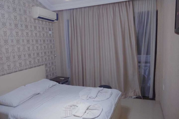 Room 8 of 15