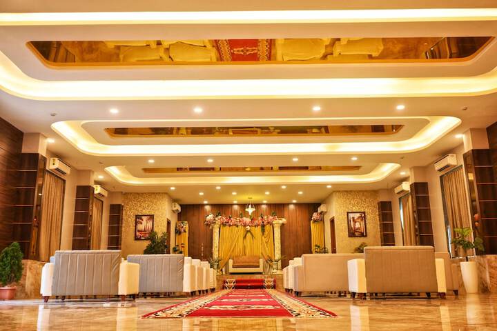 Business Center 24 of 30